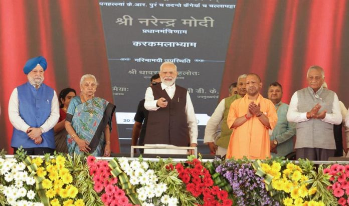 - Prime Minister Narendra Modi inaugurating priority section of Delhi-Ghaziabad-Meerut Regional Rapid Transit System (RRTS) Corridor at Sahibabad RapidX Station, in Uttar Pradesh on Friday. (UNI)c