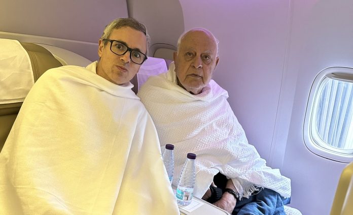 Farooq, Omar Leave For Saudi Arabia For Umrah