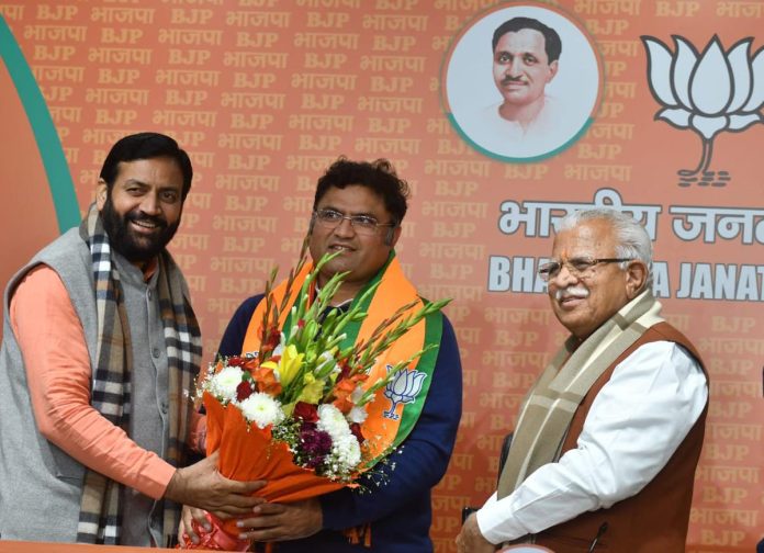 Days after quitting AAP, Haryana leader Ashok Tanwar joins BJP