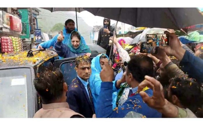 PDP chief Mehbooba Mufti taking out roadshow in Poonch on Saturday. -Excelsior/Waseem