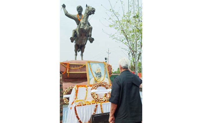 LG Manoj Sinha laying wreath at statue of General Zorawar Singh in Bahu Plaza, Jammu.