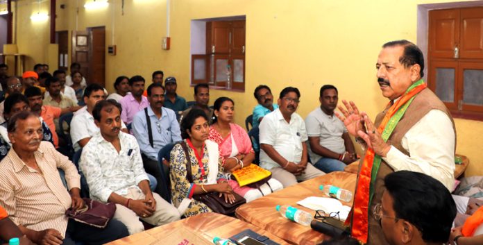 Union Minister Dr Jitendra Singh speaking at a Micro Management meeting of BJP Polling Booth Incharges at Kolkata.