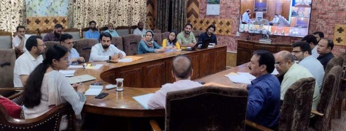 DDC Kupwara reviews launch of Sampoornata Abhiyan in AB Keran, AD Kupwara