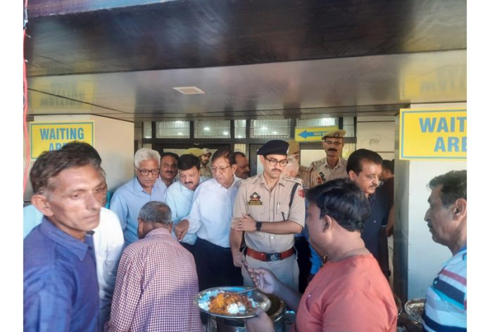 JCMS office bearers serving langer seva to Amarnath Yatra pilgrims in the Sabha premises at Shalamar Road, Jammu.