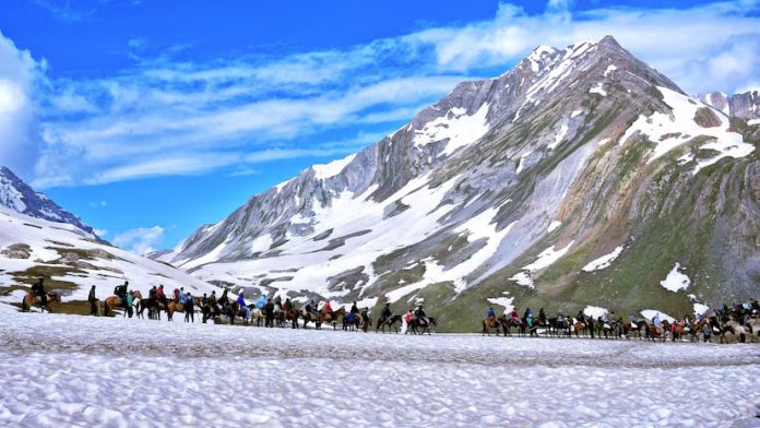 Another Batch Of Pilgrims Leaves For Amarnath Shrine