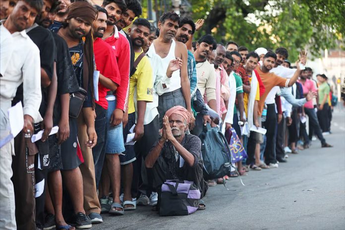 Over 4,800 Pilgrims Leave Jammu For Amarnath Cave Shrine