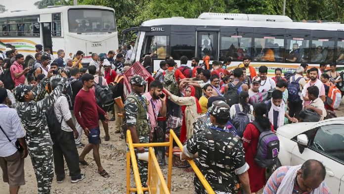 Over 4,100 pilgrim leave Jammu base camp to join Amarnath Yatra