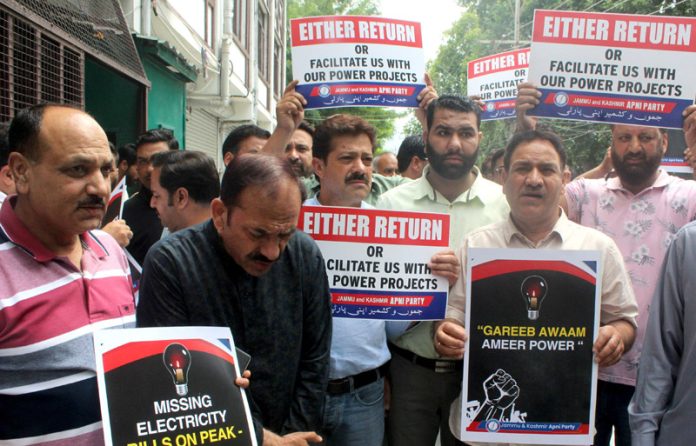 Apni Party workers during a protest in Srinagar on Wednesday. -Excelsior/Shakeel