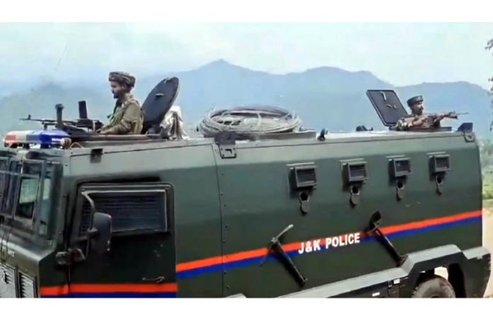 JKP personnel during searches in a Poonch area on Tuesday. - Excelsior/Wasim