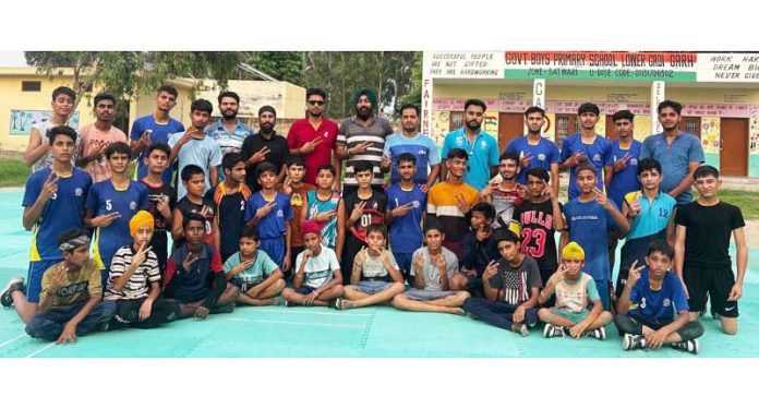 Kho Kho teams posing for group photograph at Jammu.