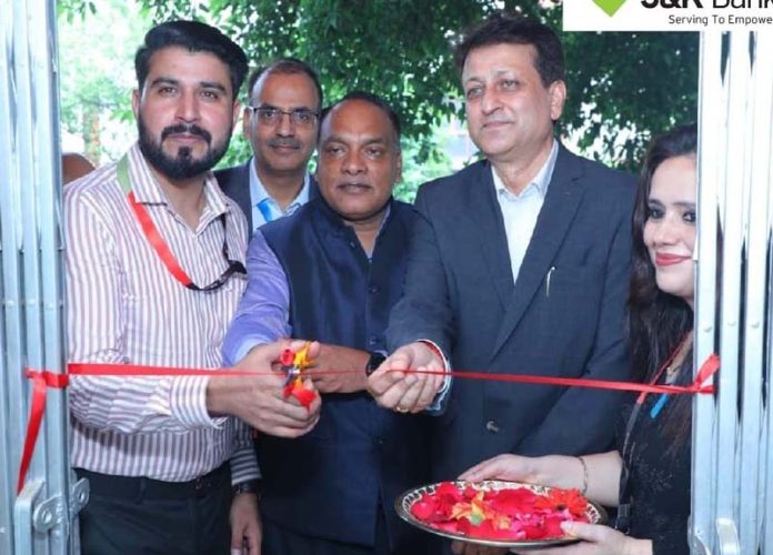 MD & CEO of J&K Bank, Baldev Prakash inaugurating a new branch of the Bank in Saket area of South Delhi.