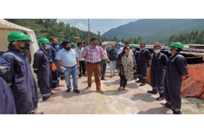 Anoo Malhotra, Director General RSD reviewing sanitation facilities at Pahalgam on Wednesday.