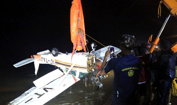 SARAIKELA-KHARSAWAN,AUG 27 :-NAVY and NDRF team recovered crashed aircraft from Chandil Dam under Saraikela-Kharsawan district of Jharkhand on Monday night.UNI 