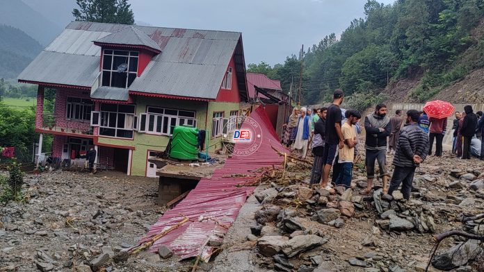 Cloudburst In Jammu And Kashmir's Ganderbal; Srinagar-Leh Highway Closed