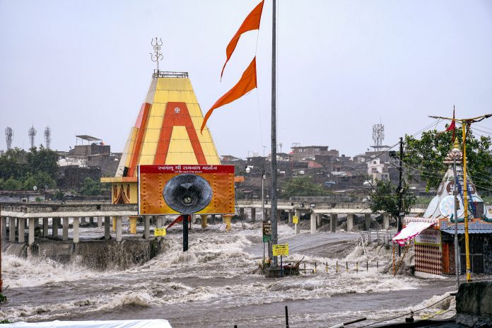 Gujarat floods: Kharge, Rahul urge govt to provide all possible assistance