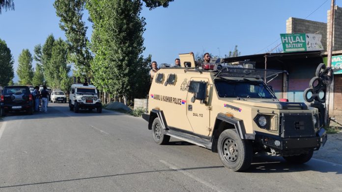 Security forces during encounter in Watergam area of Sopore. -Excelsior/Aabid Nabi