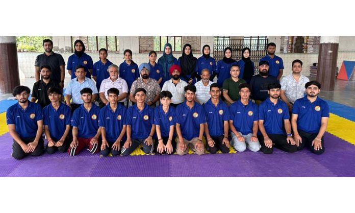 J&K-UT Junior Taekwondo team posing with dignitaries before leaving for the National Championship.