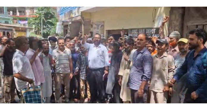 Residents of Maitra area staging a demonstration against the FCS&CA Department in Ramban on Thursday.