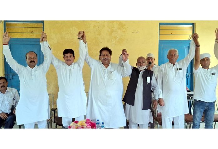 Cong leaders Raman Bhalla, Yashpal Kundal and others during public meeting in Samba.