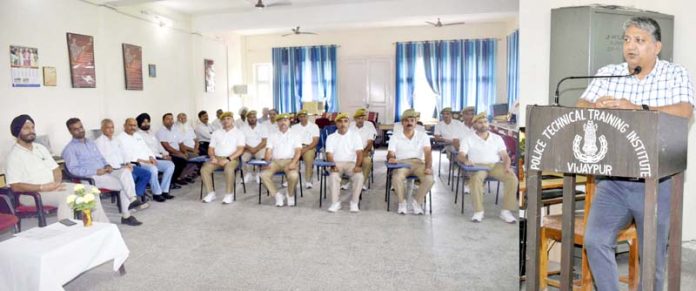 SSP PTTI Vijaypur, Dushyant Sharma addressing participants of the electrician course.