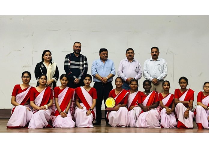 Guests with participating students during valedictory function of Oasis-DSEJ Life Camp Festival.