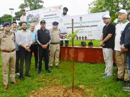 Div Com Jammu inaugurating Swachhata Pakhwada and ‘Ek Ped Shaheedon Ke Naam’ plantation drive.