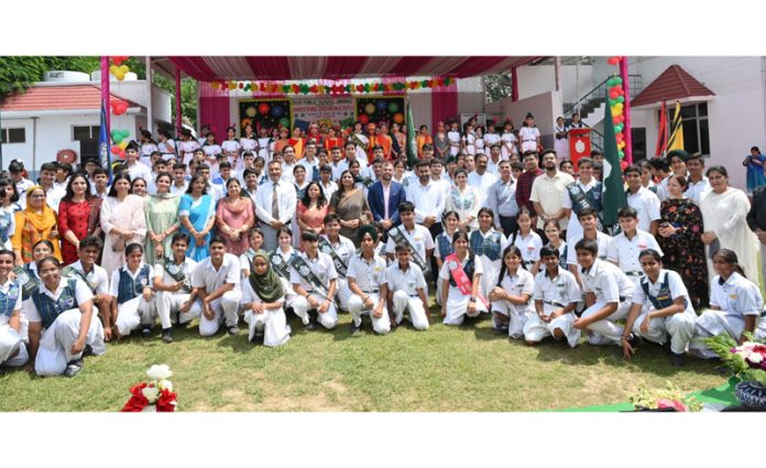 Newly elected students council of DPS posing for group photograph.