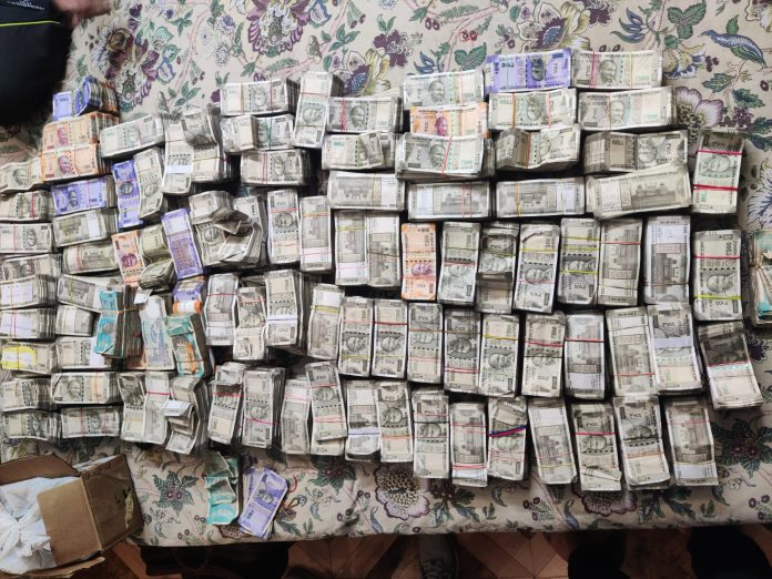 CBI seizes Rs 2.39 Cr in cash from premises of DPCC engineer accused of bribery