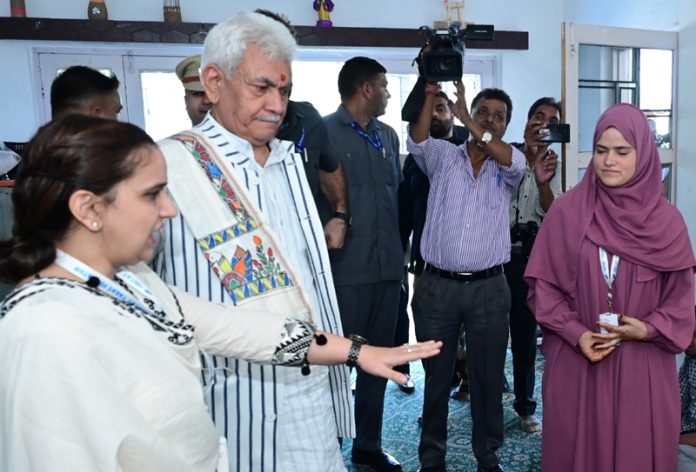 Lt Governor Manoj Sinha during visit to Chotay Taray Foundation Centre at Bemina, Srinagar.