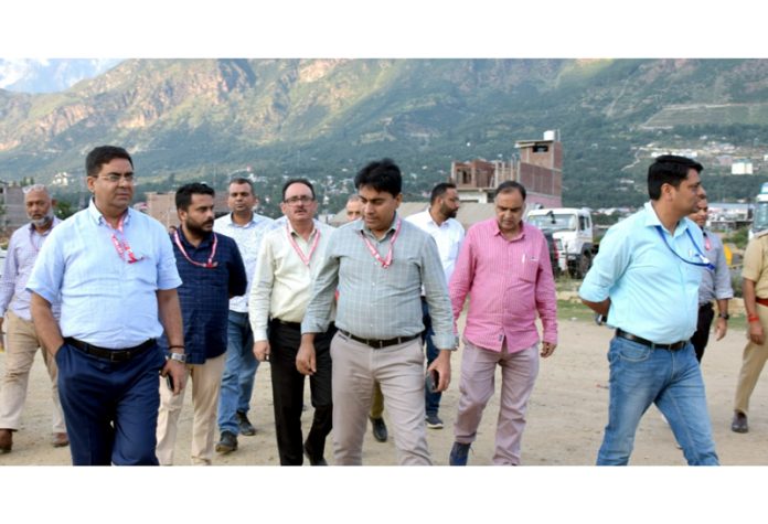 DEO Kishtwar Rajesh Kumar Shavan during visit to vehicle dispatch site on Saturday.