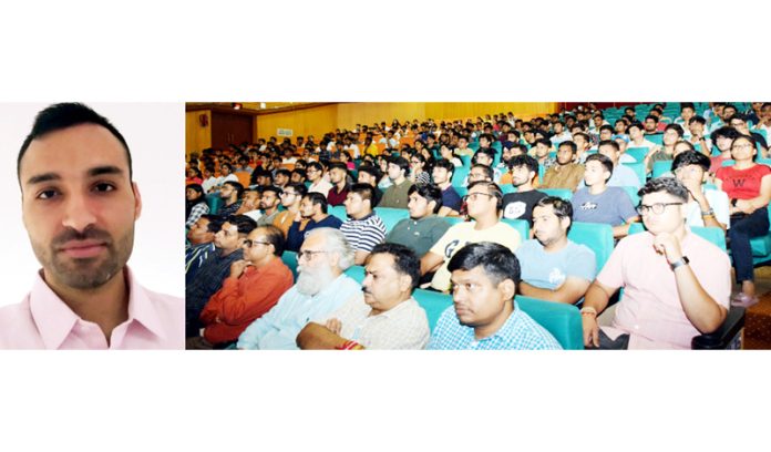 SMVDU alumnus Abhinav Chadha interacting with students of the university.