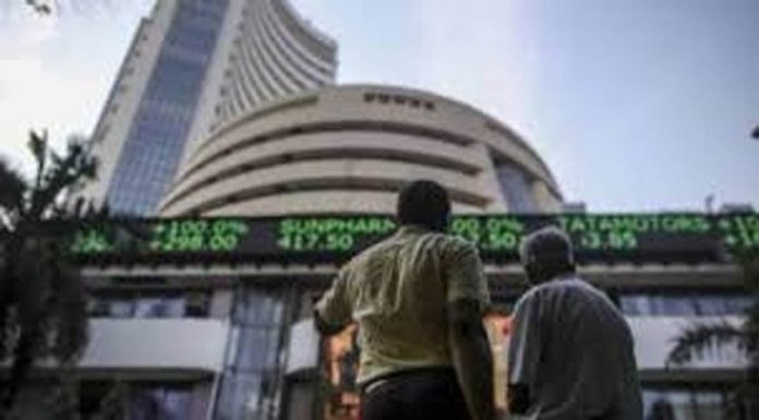 Markets snap two-session rally; Sensex drops 400 pts