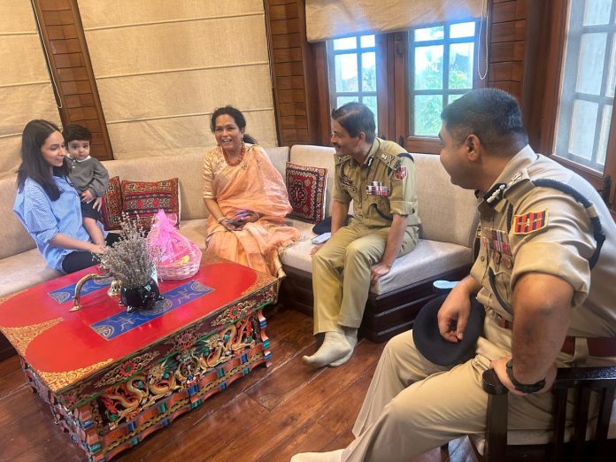 J&K Police Chief Visits Fallen Officer's Home, Hails His 'Unique Blend Of Courage, Compassion'